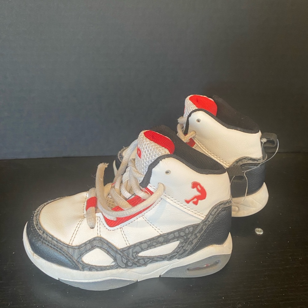 Toddler Shaq Whistle sneaker shoes size 7